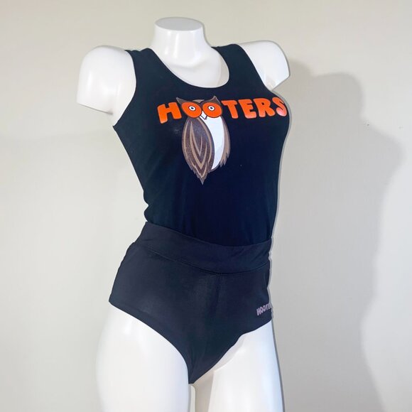 HOOTERS PRE-LOVED UNI - 2 TOPS BOOTIE SHORTS POUCH NAME TAG & NEW TAMARA TIGHTS - Picture 2 of 14